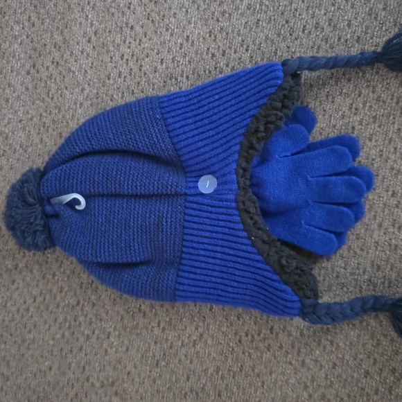 CAPELLI BRAND BOYS BLUE FAUX FUR WINTER HAT & MATCHING GLOVES SIZE SMALL/MEDIUM - Picture 6 of 8